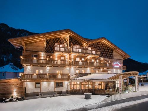 Ried im Oberinntal Hotel | Hotel Riederhof- Urlaub mit WAU!