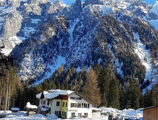 Pinzolo Hotel | Hotel Ristorante Genzianella