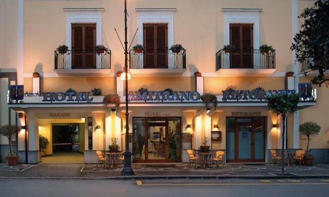 Pompei Hotel | Hotel Ristorante Amitrano
