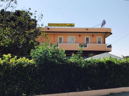 Le Castella Hotel | Hotel Ristorante La Decanata