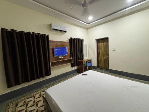Ballygunge Casa | Hotel Rocking Yash Stays
