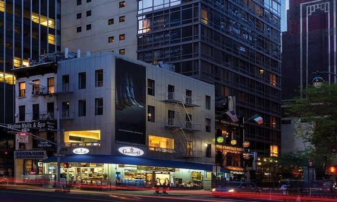 Midtown East Condominio | Hotel Room in New York City!