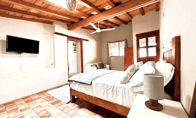 Santa María Ahuacatlán Apartamento | Hotel Room, one block from the Lake centr 9