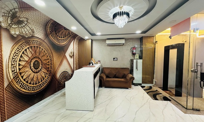 Mahipalpur Extension Hotel | Hotel S R Palace Unit BY Urban Luxury