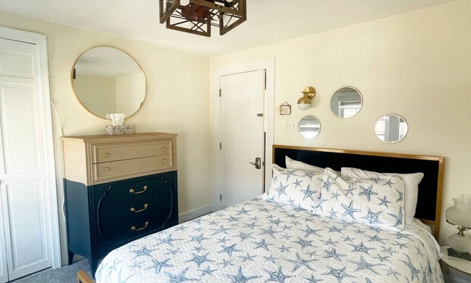 Beach Haven Casa | Hotel style room 300' from beach