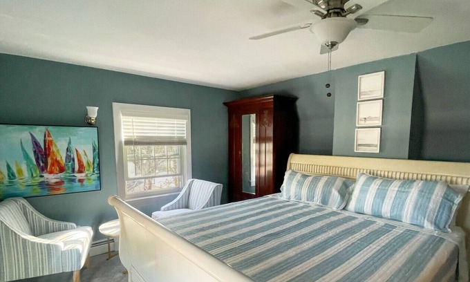 Beach Haven Casa | Hotel style room 300' from beach
