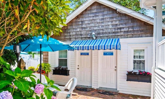 Beach Haven Casa | Hotel style room 300' from beach