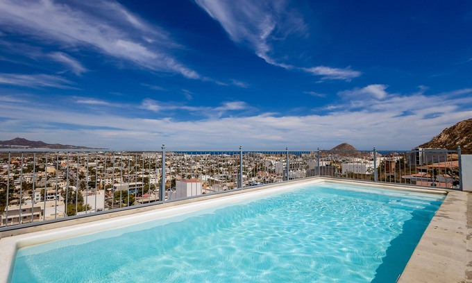 Centro de Cabo San Lucas Casa | Hotel suite with ocean-view rooftop infinity pool, balconies & AC - dog-friendly