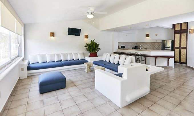 Ixtapa Hotel | Hotel Suites Ixtapa Plaza