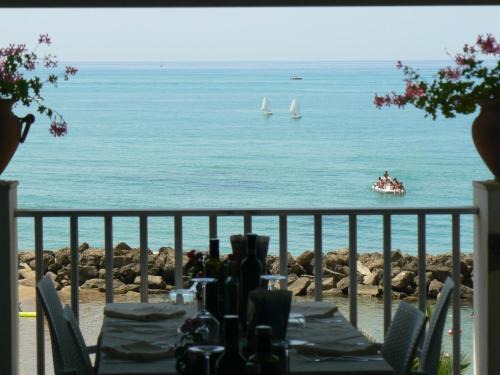 Scoglitti Hotel | Hotel Sul Mare Al Gabbiano