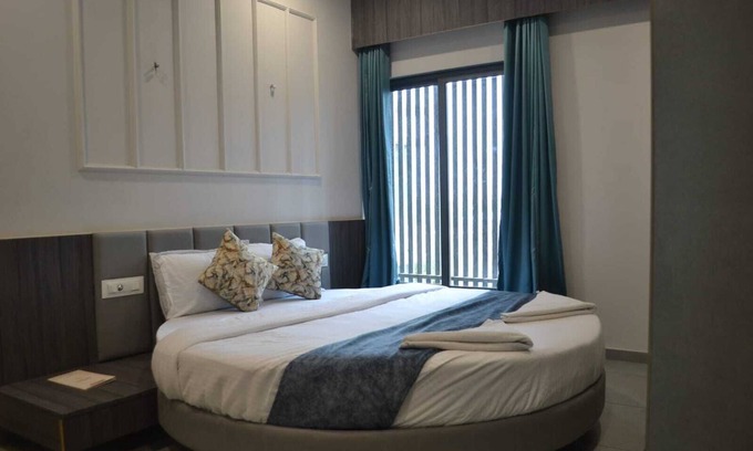 Kadi Hotel | Hotel Sweet Time Restaurant And Banquet
