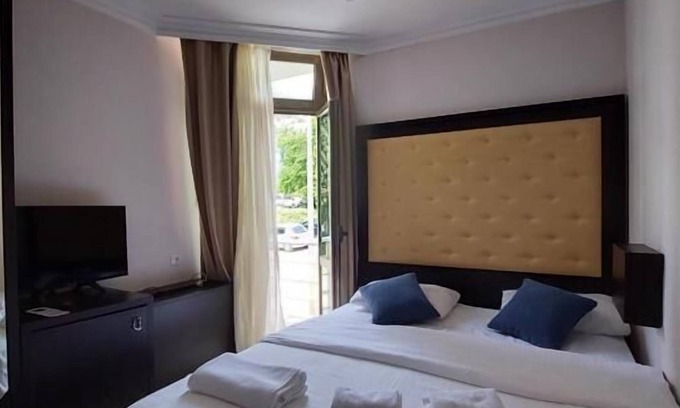 Becici Hotel | Hotel Swiss Holiday