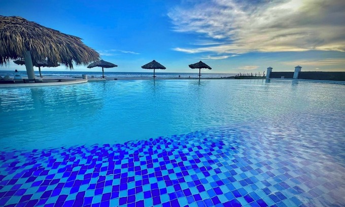 Costa Del Sol Complejo | HOTEL TESORO BEACH