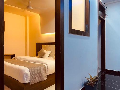 Aleo Cama Y Desayuno | Hotel The Divine Ganga - Top Rated ! Most Awarded ! Budget Friendly ! Couple Friendly ! Parking ! Lift