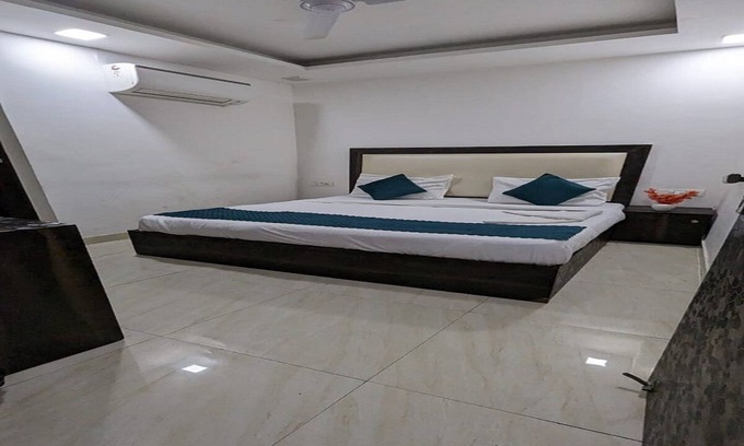 Greater Kailash I Hotel | Hotel The Green Arrow