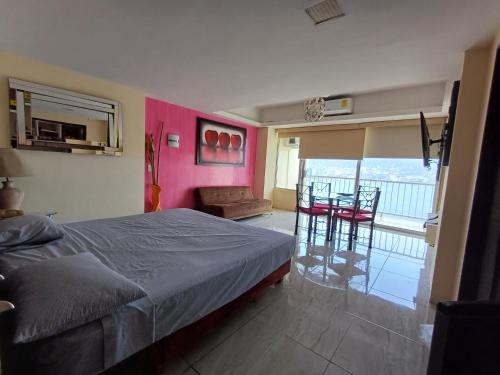 Club Deportivo Hotel | Hotel Torres Gemelas vista al mar a pie de playa