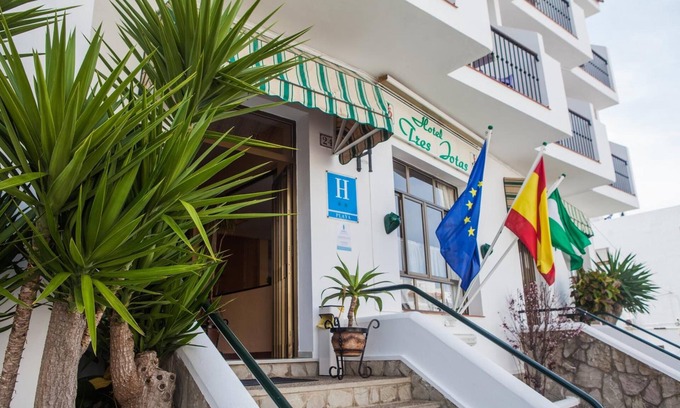 Centro de Conil de la Frontera Hotel | Hotel Tres Jotas