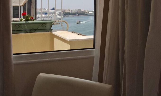 Piraeus Hotel | Hotel Triton