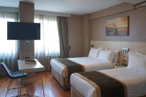 Pera Hotel | Hotel Troya