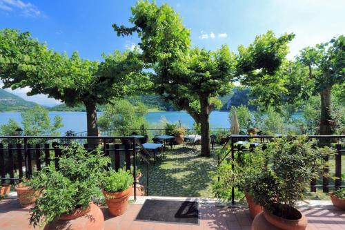 Castel di Tora Hotel | Hotel Turano