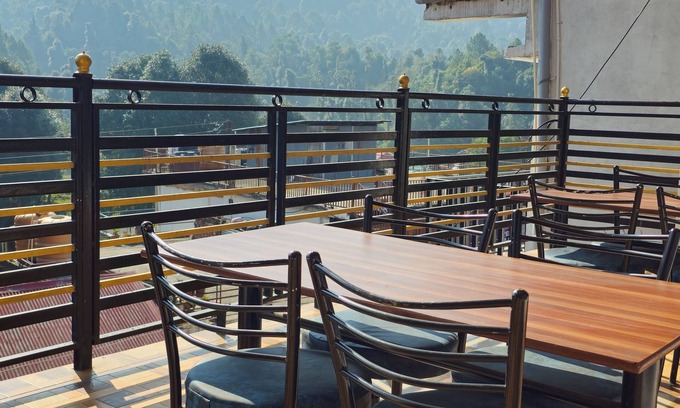 Banikhet Hotel | Hotel Twilight Banikhet Dalhousie
