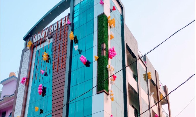 Sandila Hotel | Hotel Uday By WB Inn