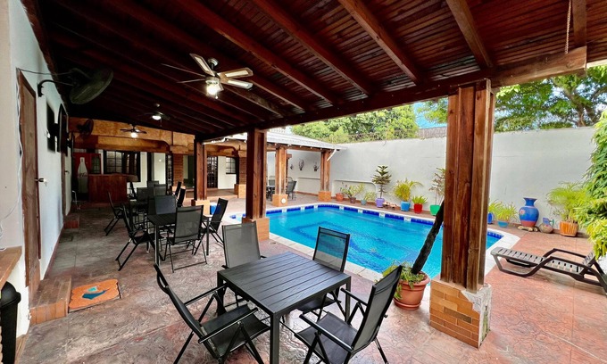 San Pedro Sula Hotel | HOTEL VILLAS LAZIEF COLONIA UNIVERSIDAD