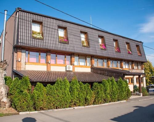 Velika Plana Hotel | Hotel "VIR"