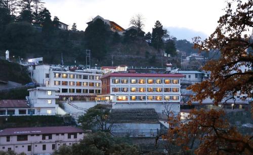 The Mall Road Hotel | Hotel Vishnu Palace