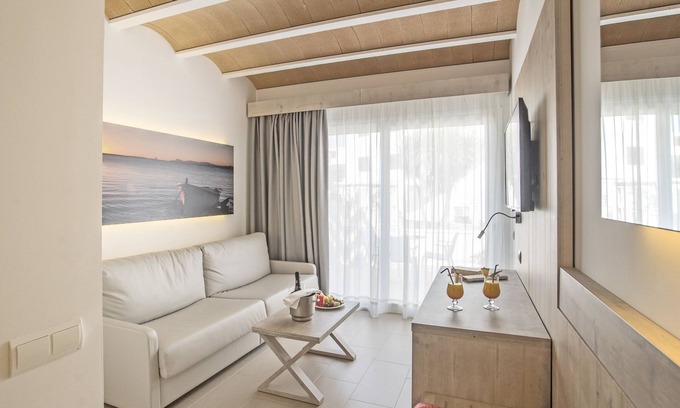 Es Pujols Hotel | Hotel Voramar Formentera