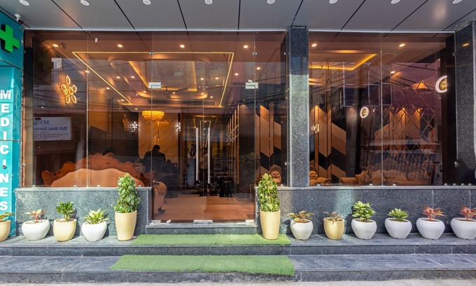 Mahipalpur Hotel | HOTEL WEST END