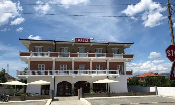 Elbasan County Hotel | Hotel Xhelili