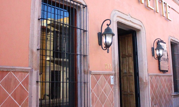 León Hotel | Hotel Yvette