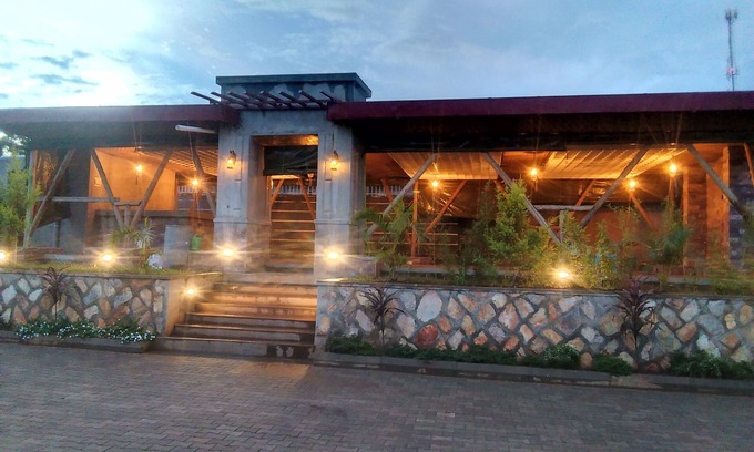 Jinja Hotel | Hotel Zeptan