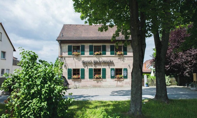 Kornburg - Worzeldorf Hotel | Hotel Zirbelstube