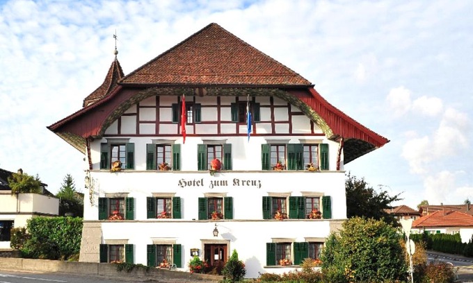Suhr Hotel | Hotel zum Kreuz