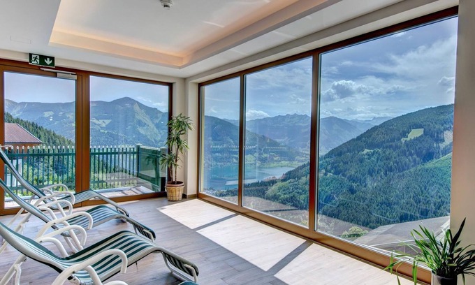 Zell am See Apartamento | Hotelappartement Erlberg Frühstück - Berghotel Jaga-alm