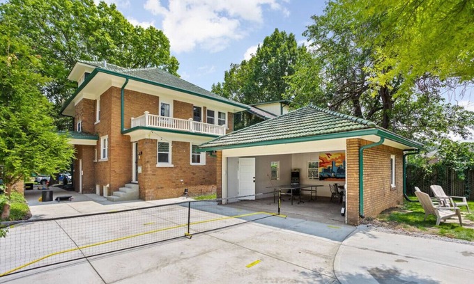 Meridian-Kessler Casa | HotTub/FirePit/Pickleball/Butler Meridian Kessler