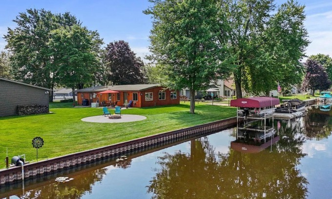 Prudenville Casa | Houghton Lake Hideaway - Water Front Home on Houghton Lake