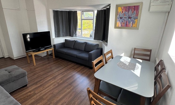 Heston Central Casa | Hounslow west best location London