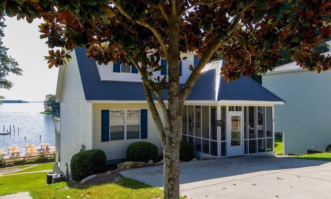 Leesburg Casa | House #06 Heart of the Bay (Pet Friendly) Pier