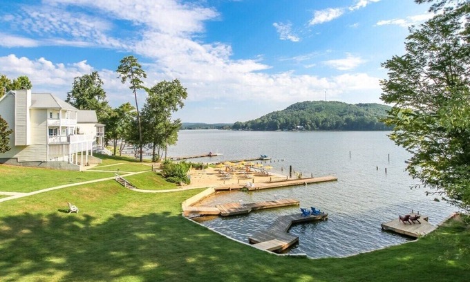 Leesburg Casa | House # 09 Weiss So Blue (no pets) private pier