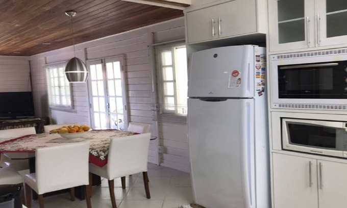 Daniela Casa | Casa a 100 metros del mar, con balcón, internet y hasta 9 personas.