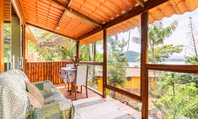 Paraty Casa | House 11.5km from the beach in Paraty and boat pier that offers trips to the islands