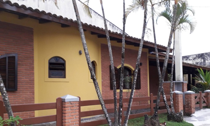 Jardim Capricornio Casa | House 3 bedrooms 03 bathrooms 100m from the beach in Caraguá. - 2 suites