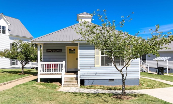 Leesburg Casa | House # 47 Happily Ever After (No Pets)