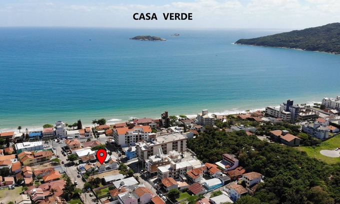 Ingleses Sul Casa | House 50 meters from the sand of Praia dos Ingleses or a 5-minute walk.