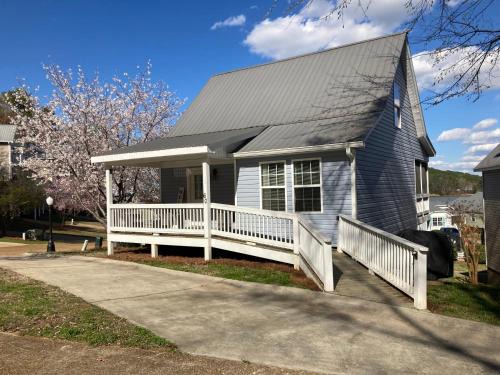 Leesburg Casa | House# 60 Point of View (pet friendly)