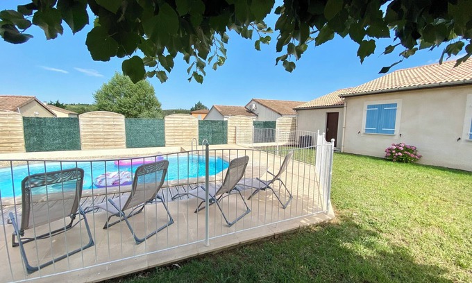 Lavilledieu Casa | House 6p, 3ch, private pool, jacuzzi, large garden with petanque game
