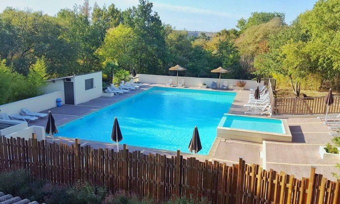 Montreal Casa | CASA 8 - Amplia terraza, muebles de jardín, hermosa vista, piscina, entretenimiento en todo